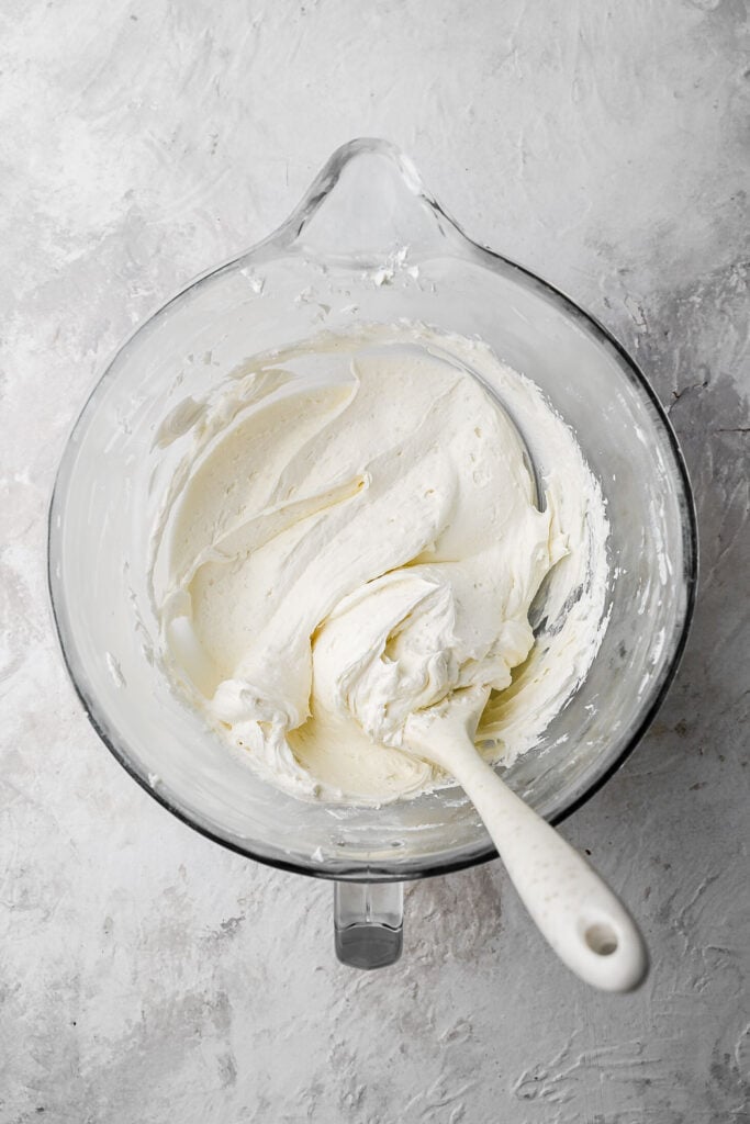 bowl of smooth american buttercream