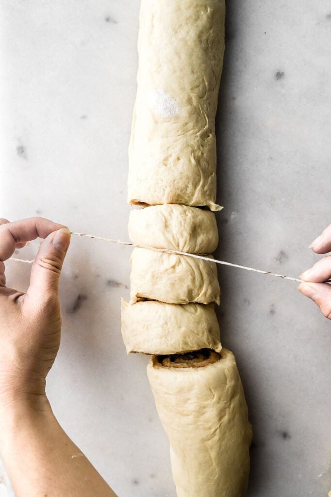 use a thread to slice log into rolls