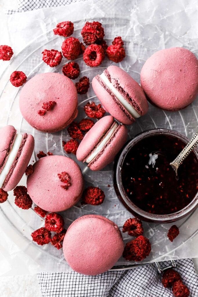 white chocolate raspberry macarons