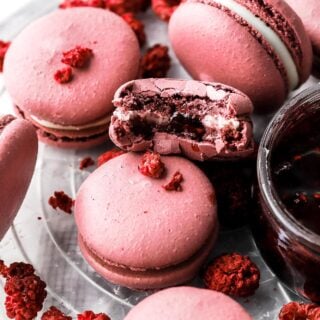 raspberry macarons with white chocolate ganache and raspberry jam