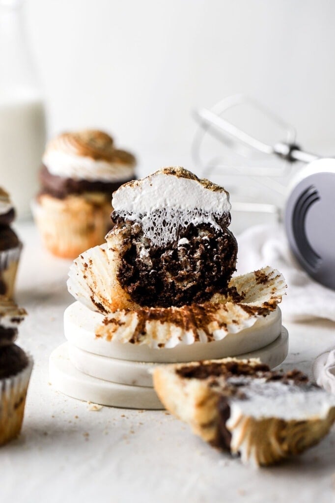 S’mores Cupcakes with Chocolate Buttercream and Meringue