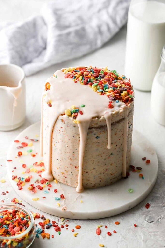 https://baranbakery.com/wp-content/uploads/2021/07/Fruity-pebble-cake-4-683x1024.jpg