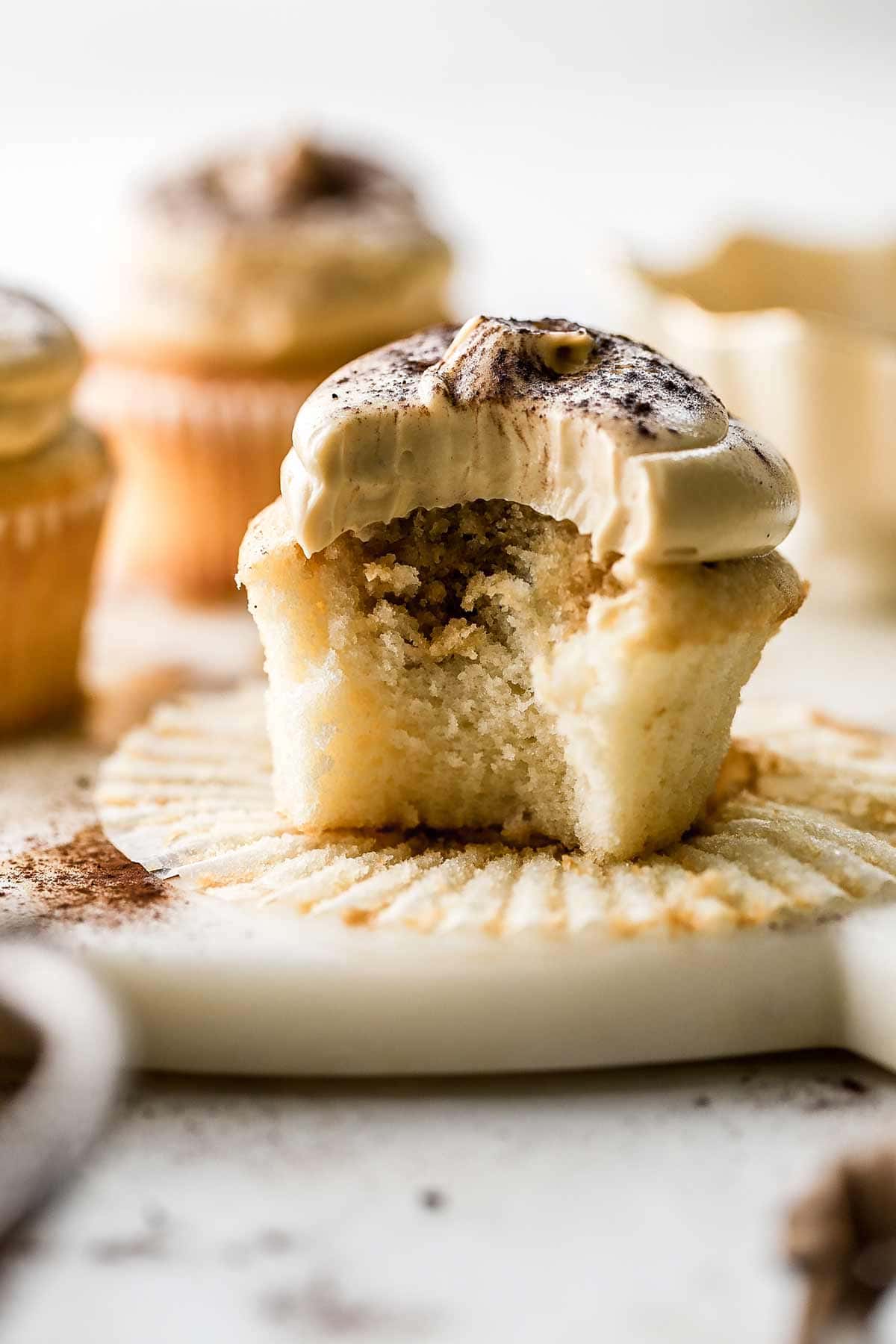 https://baranbakery.com/wp-content/uploads/2021/07/vanilla-latte-cupcakes-7.jpg