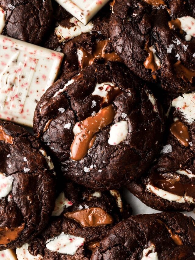 chocolate cookies with peppermint bark