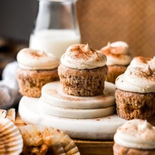 banana snickerdoodle cupcakes with cream cheese frosting