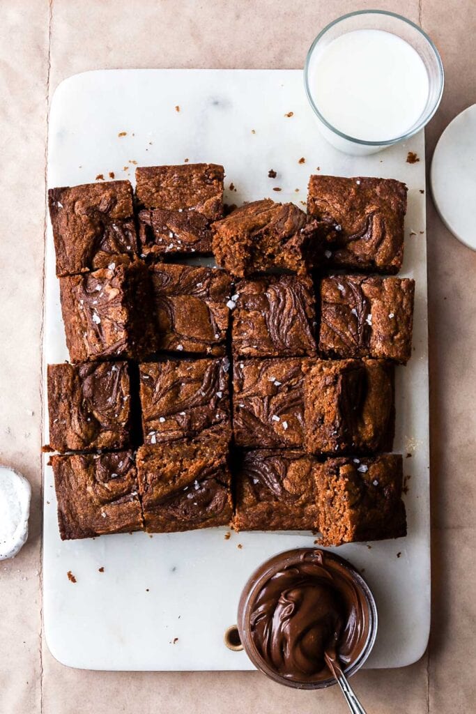 gingerbread nutella cookie bars