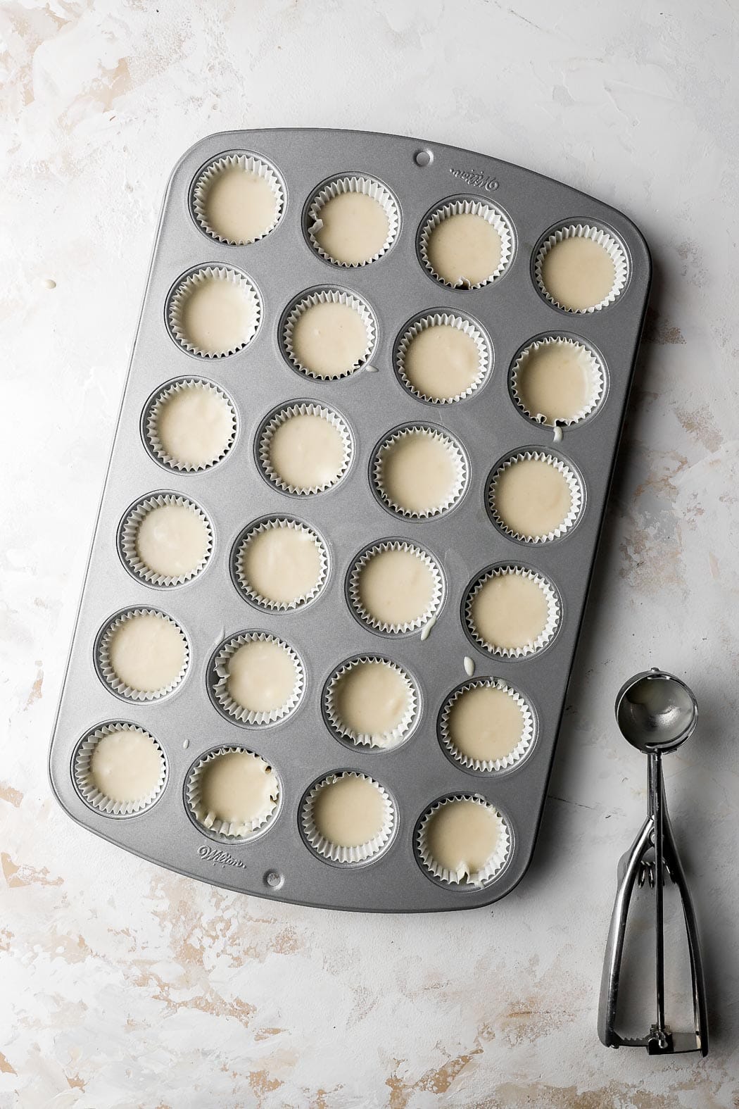 Mini muffin cheap baking pan