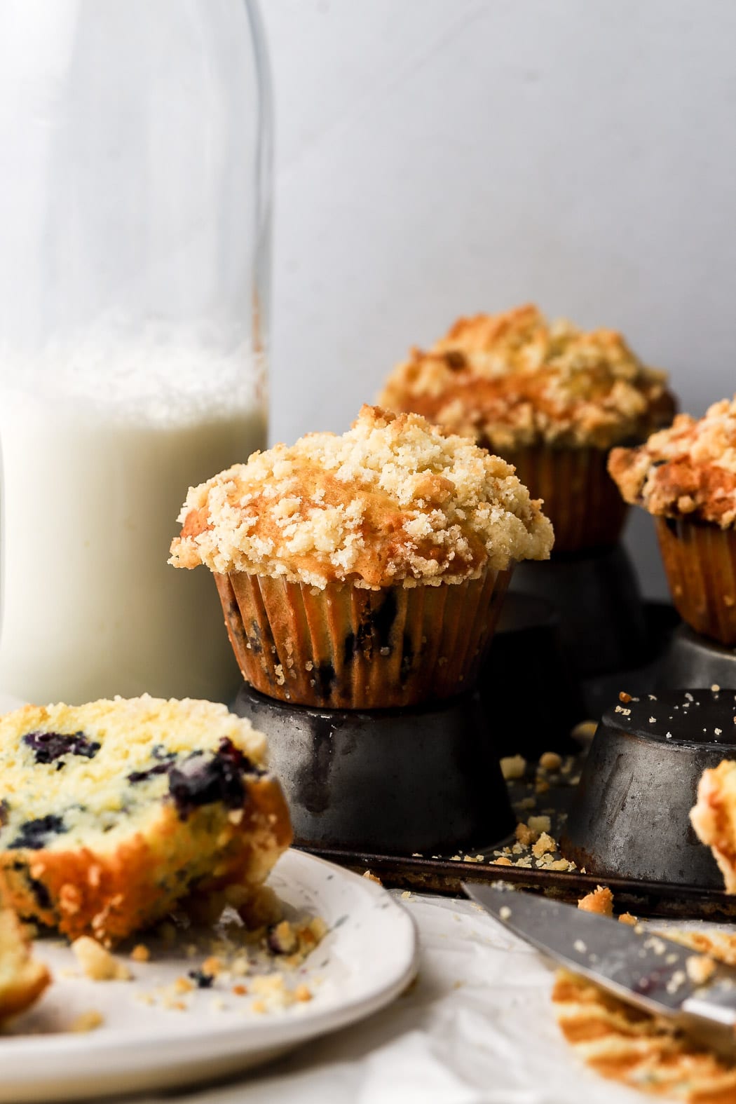 blueberry streusel muffin with white chocolate chips