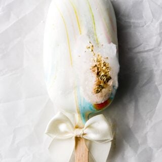 cakesicle with white chocolate