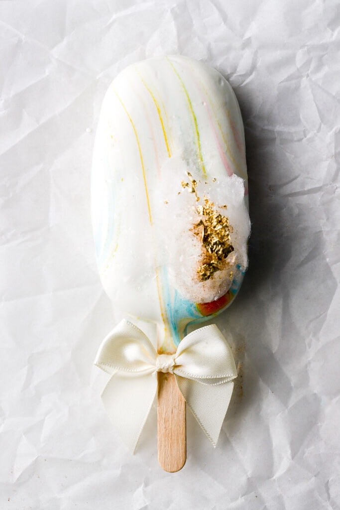 cakesicle with white chocolate
