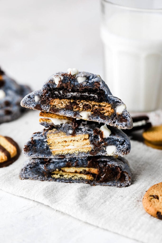 What’s better than quick and easy chocolate chip cookies? Quick and easy blue chocolate chip cookies stuffed with your favorite kind of cookies, duh! These cookie monster cookies are next level indulgent!