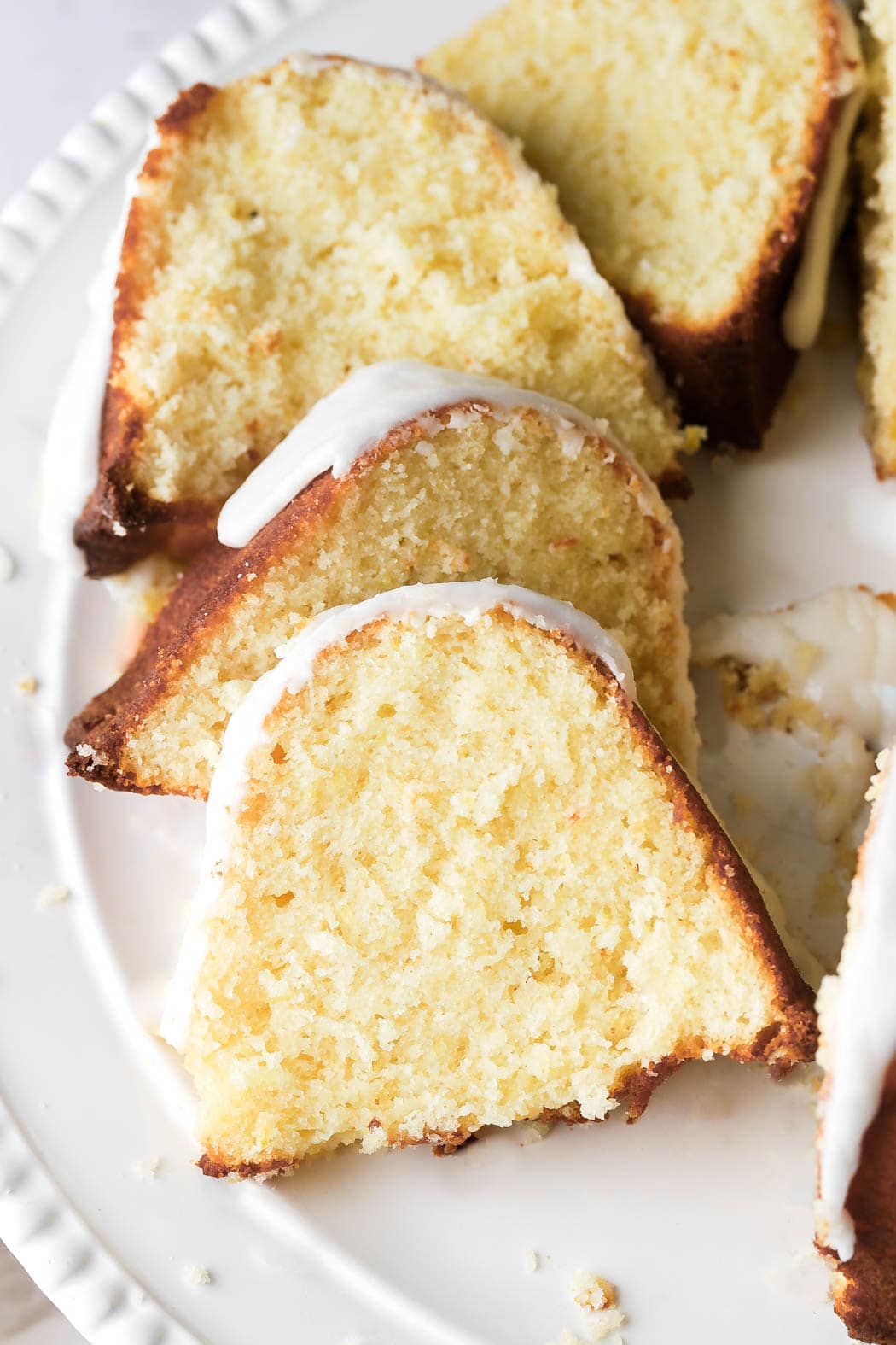 lemonade bundt cake slices