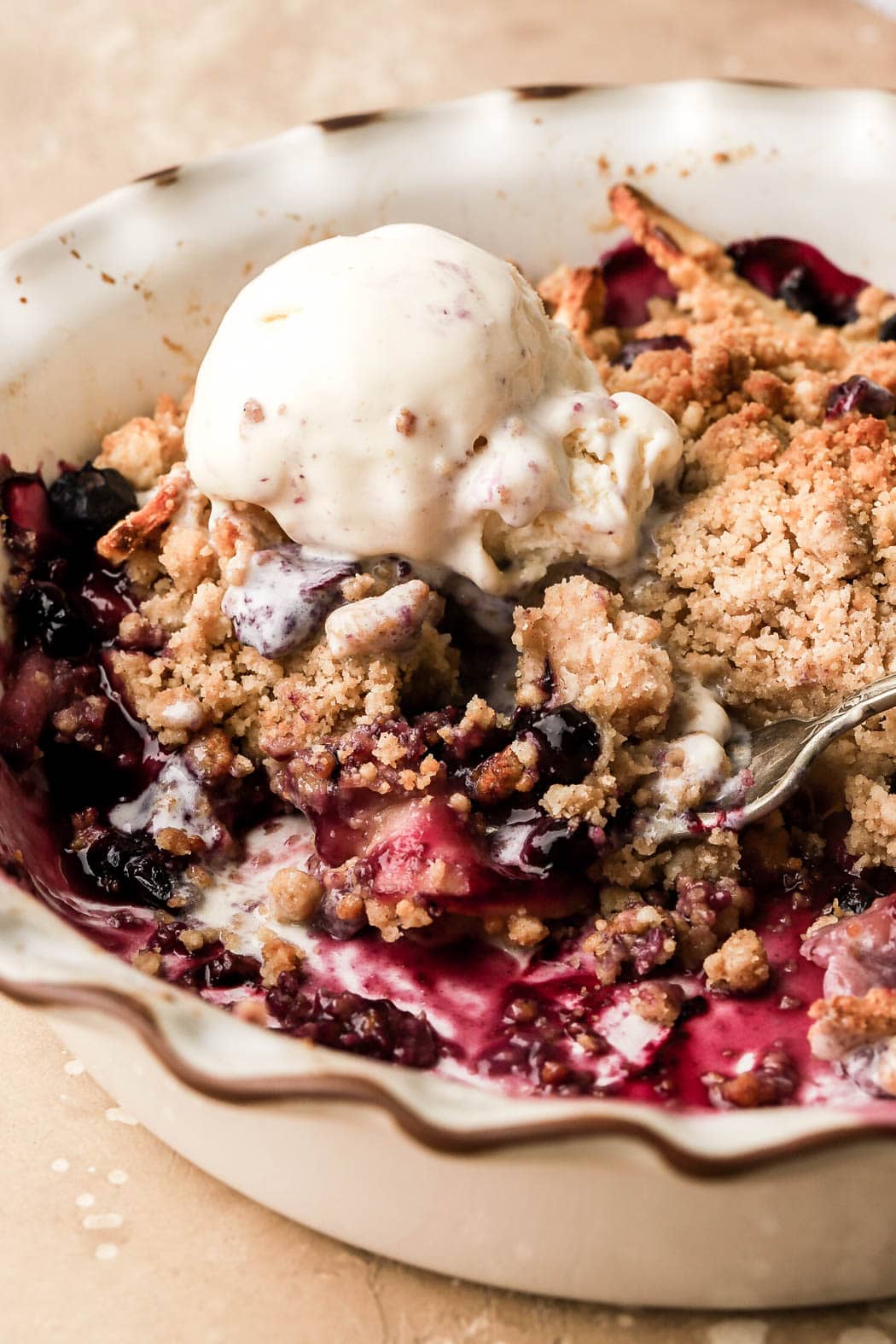 blueberry and apple crumble