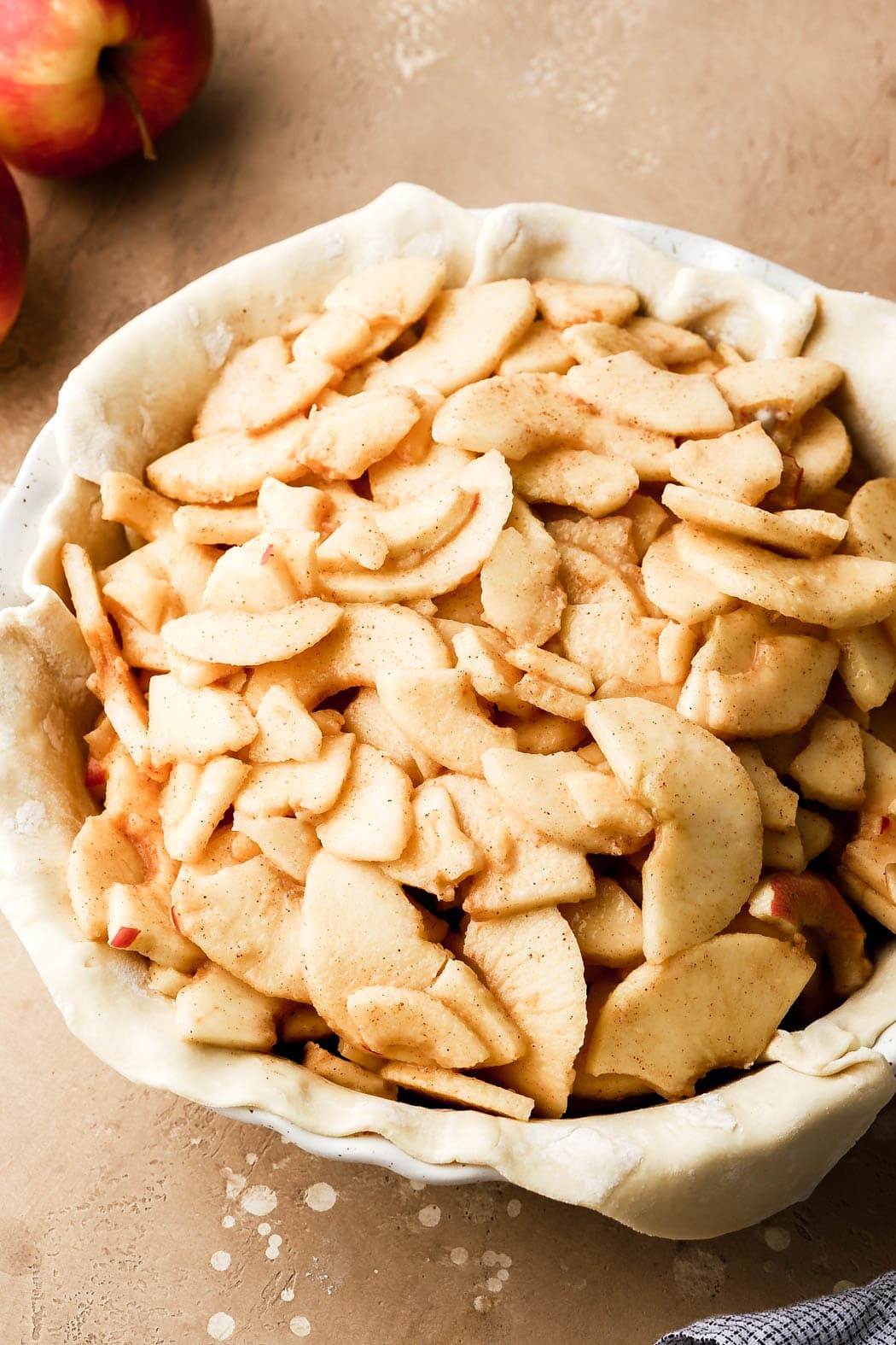 apple filling in bottom puff pastry crust