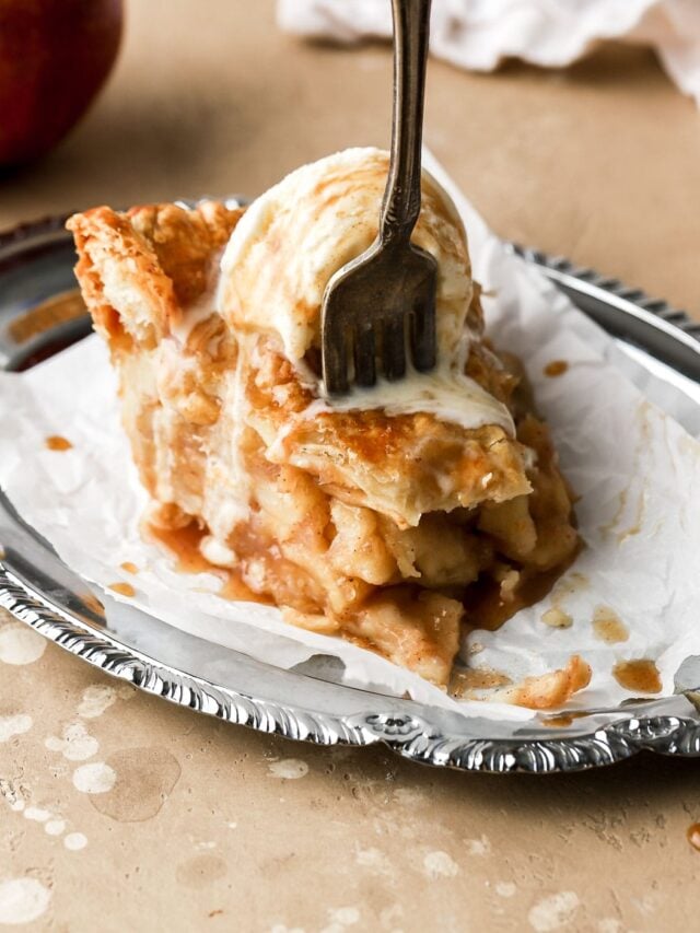 slice of apple pie with puff pastry