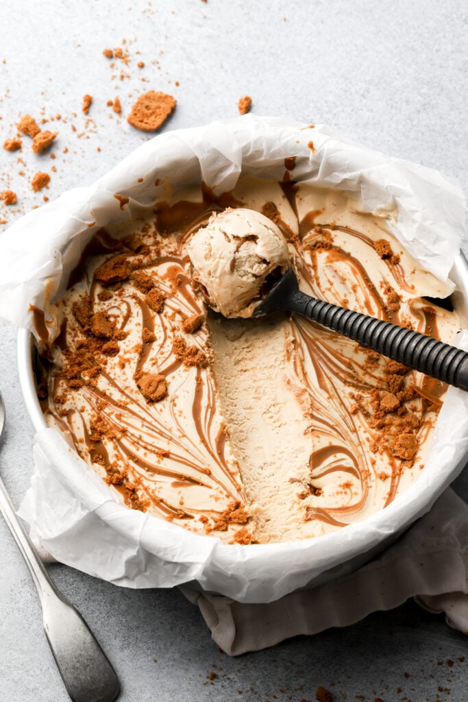 lotus biscoff ice cream with scoop in the bowl