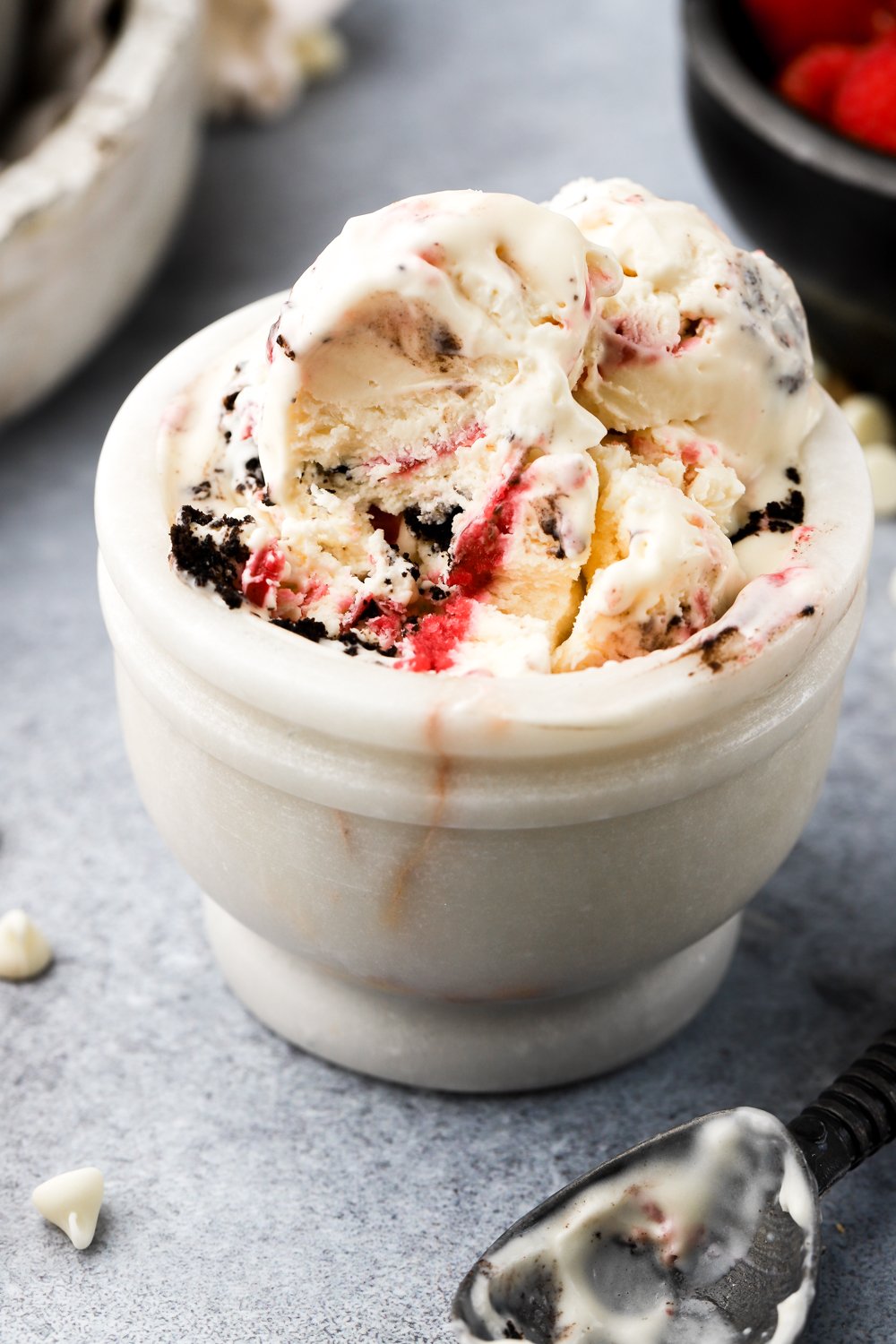 White Chocolate Raspberry Ice Cream - Baran Bakery