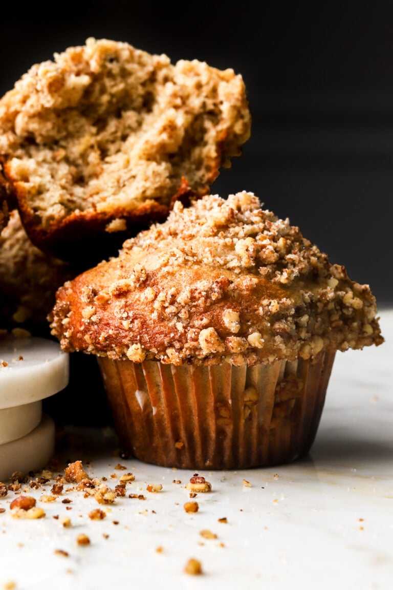banana nut muffins with walnut crumble