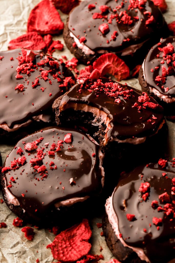 strawberry chocolate cookies with chocolate ganache