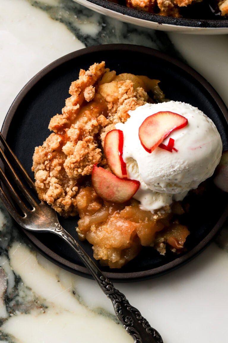 Apple and rhubarb crisp