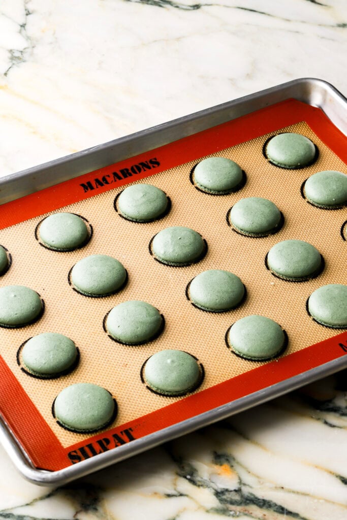 pistachio macarons baked