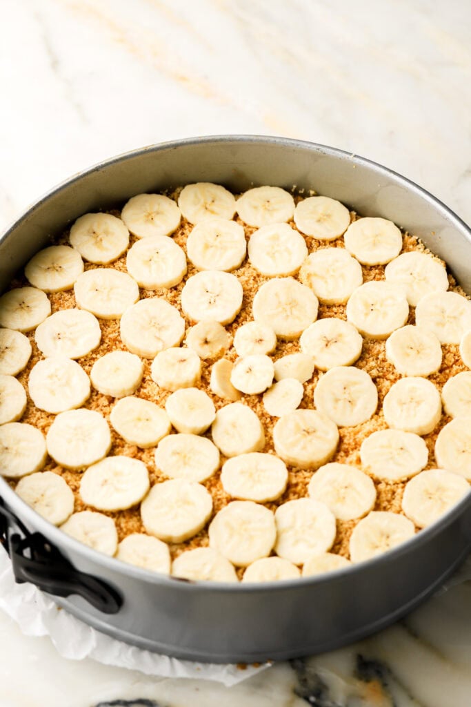 banana slices on top of crushed vanilla wafers
