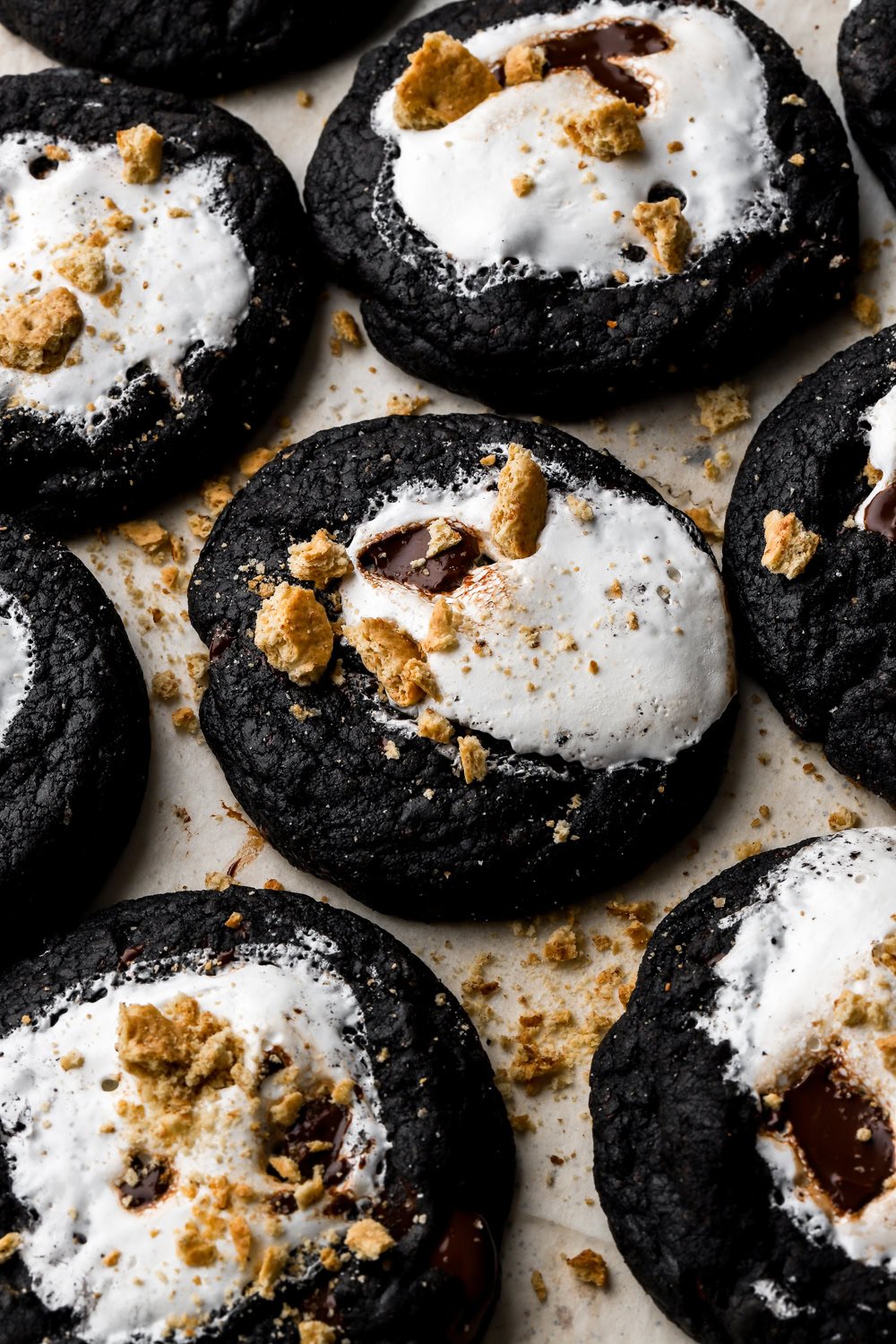 chocolate s'mores cookies with marshmallow fluff and graham crackers