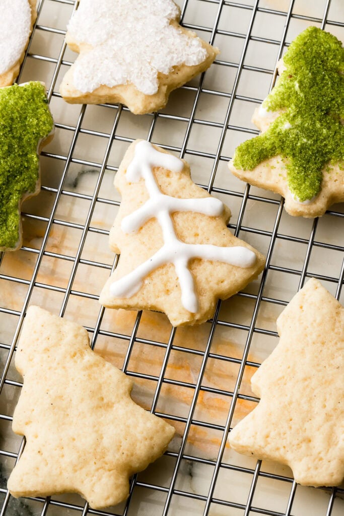 royal icing piped on tree cookie